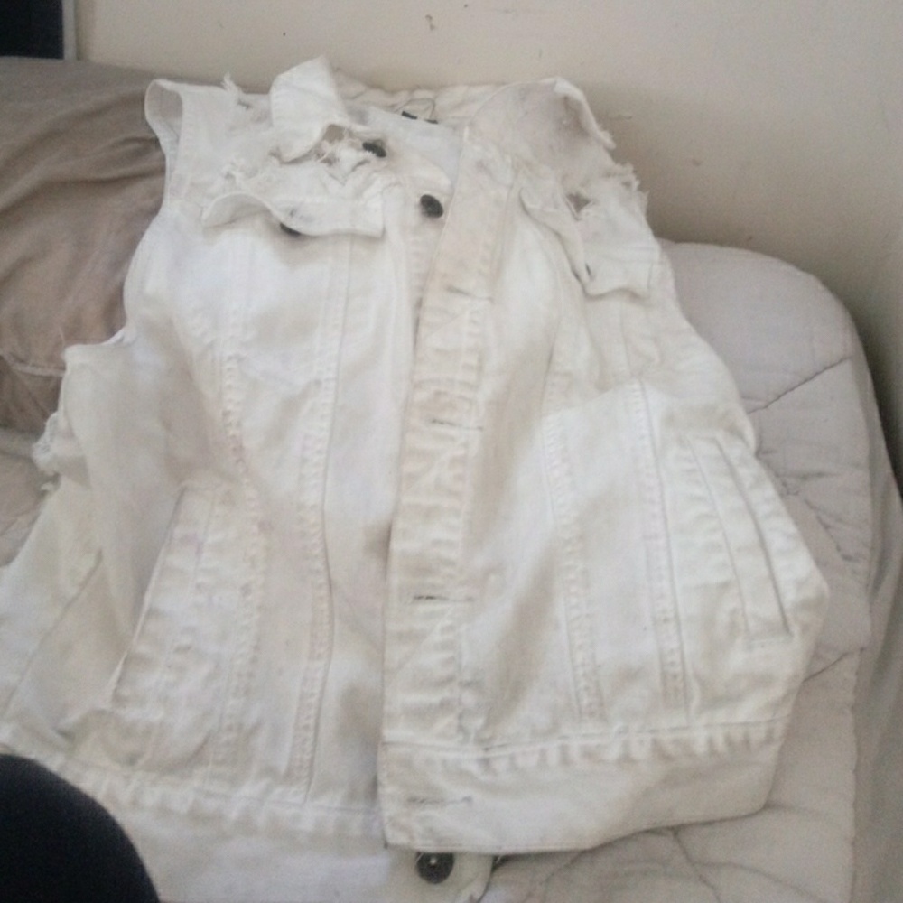 Carbon white vest